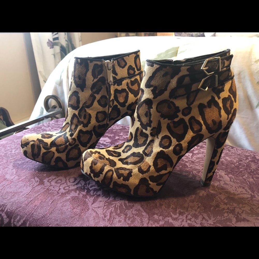 Leopard print ankle booties